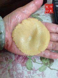 自制广式绿豆沙月饼做法图解11)