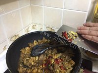 美味的红烧土鸡做法图解9)