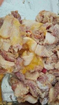美味的粉蒸肉做法图解3)