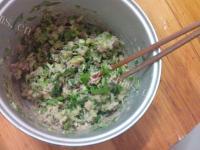 美味的芹菜水饺做法图解8)