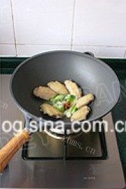 美味的圣诞鸡翅饭做法图解2)