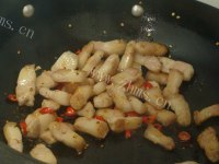 家常菜白菜炒肉做法图解4)