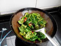 家常菜青椒牛肉片做法图解6)