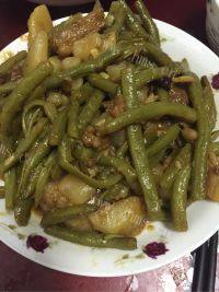好吃的豆角炖土豆做法图解8)