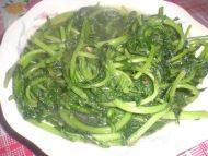 不腻的清炒茼蒿
