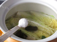 好吃的腊肉煲娃娃菜做法图解6)