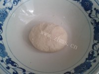 食欲满满的葱油饼做法图解3)