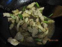 妈妈教我做白菜炒肉做法图解5)