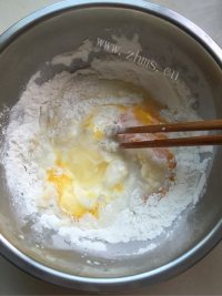 美味的可可麻糬饼做法图解2)