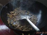 自己做的肉末炒饭做法图解4)
