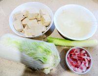 家常菜白菜炖冻豆腐做法图解1)