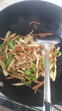 水笋炒肉丝做法图解10)