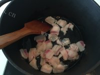 美味的铁锅豆角焖面做法图解2)