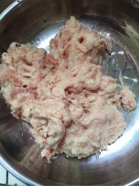 美味的梅菜蒸猪肉做法图解1)
