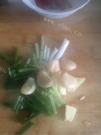 美味的酸鱼做法图解2)