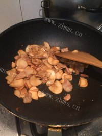 香气浓郁的杏鲍菇炒肉片做法图解7)
