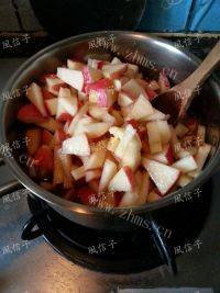 好吃不腻的肉桂苹果派做法图解10)