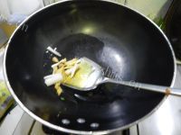美味西兰花炒鱿鱼花做法图解7)