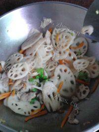 家常菜莲藕炒肉片