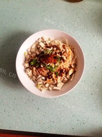 营养丰富的油泼面做法图解11)