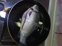 简单版鲫鱼豆腐汤做法图解3)