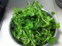 「DIY」清炒豌豆苗做法图解1)
