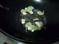 香飘的清炒茼蒿做法图解4)