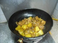 土豆烧鸡肉做法图解14)