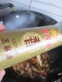 干锅肥肠做法图解13)
