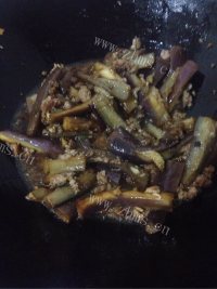 色香味俱全的鱼香茄子做法图解10)