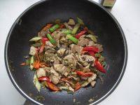 家常菜酸菜炒猪肉做法图解12)