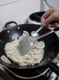 家常菜清炒莲藕做法图解5)