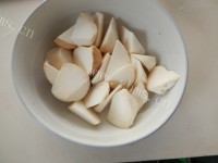 美味的腐乳豆豉蒸鸡做法图解4)