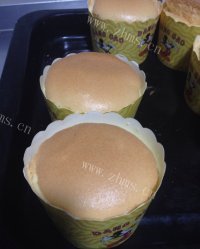 诱人的杯子蛋糕做法图解7)