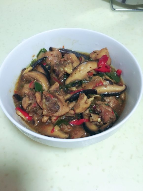 香气浓郁的黄焖鸡