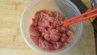 自制麻辣牙签肉做法图解3)