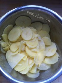 五味俱全的油炸原味土豆片做法图解3)
