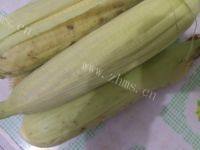 水煮甜玉米做法图解1)
