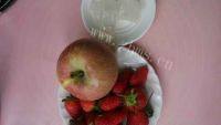 DIY-草莓苹果糖水的做法图解一