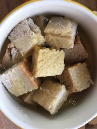 好吃的红豆香蕉吐司布丁做法图解3)