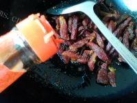 诱人的麻辣牛肉干做法图解5)