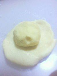 豆沙菊花酥做法图解3)