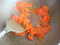 色香味俱全的西红柿海虹浓汤的做法图解八