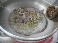 开胃的酸豆角炒鸡胗做法图解11)