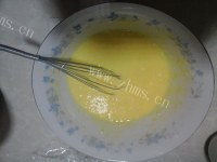 美味营养的8寸戚风蛋糕做法图解2)
