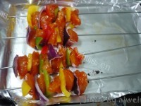 可口的彩椒鸡肉串做法图解5)