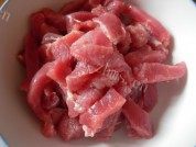 孜然牛肉条做法图解1)