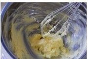 自制咖啡核桃酸奶蛋糕做法图解4)