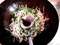 家常菜肉炒豆芽做法图解6)