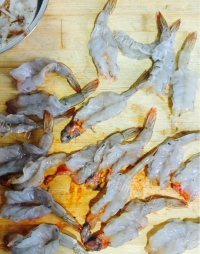 色香味俱全的虾仁炒丝瓜做法图解4)